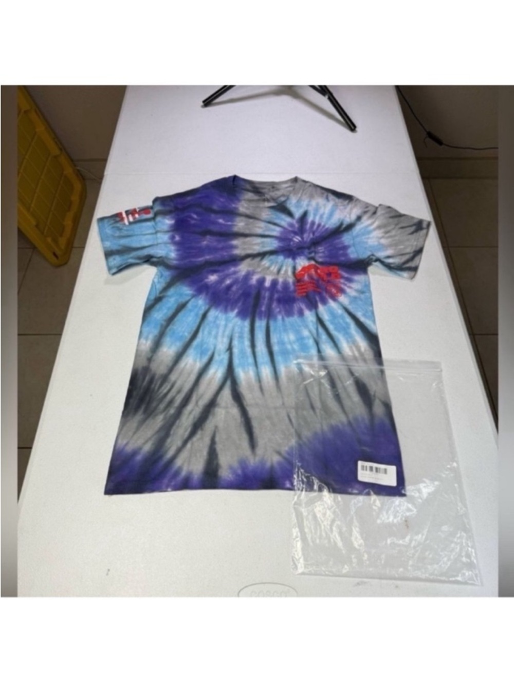 New 2019 TRAVIS SCOTT ASTROWORLD OFFICIAL
SOUVENIR Tie Dye Shirt MEN sz
S